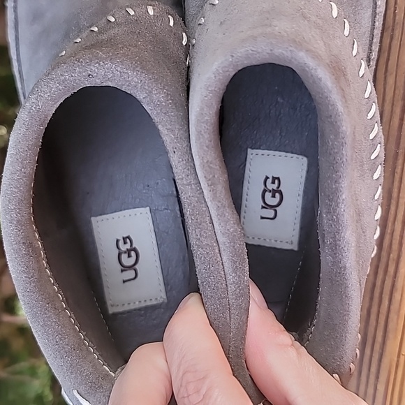 UGG Varney Ankle Bootie - Picture 7 of 8